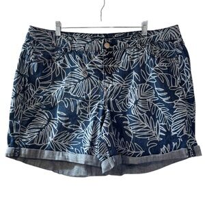 NWT Lane Bryant Weekend Denim Jean Cuffed Shorts Palm Leaf Print Plus Size 20W